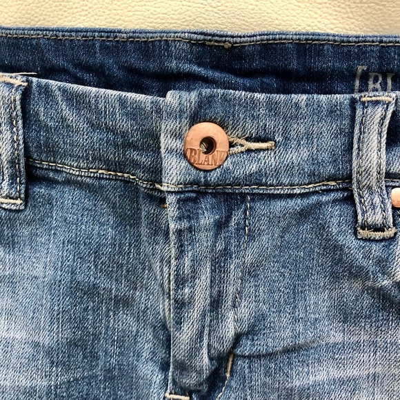 Blank NYC Low Rise Jean Shorts - Picture 4 of 6